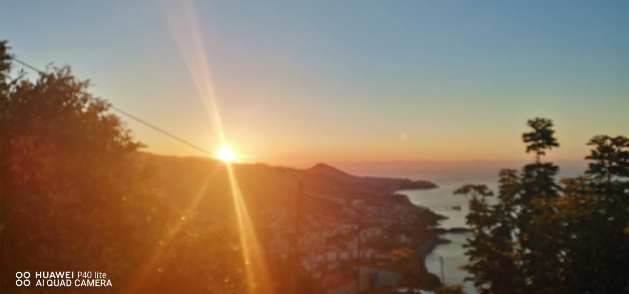 Quarto vista mar Câmara de Lobos Esterno foto